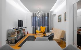 Central Luxurious 2 Bd Flat Near Ndk
